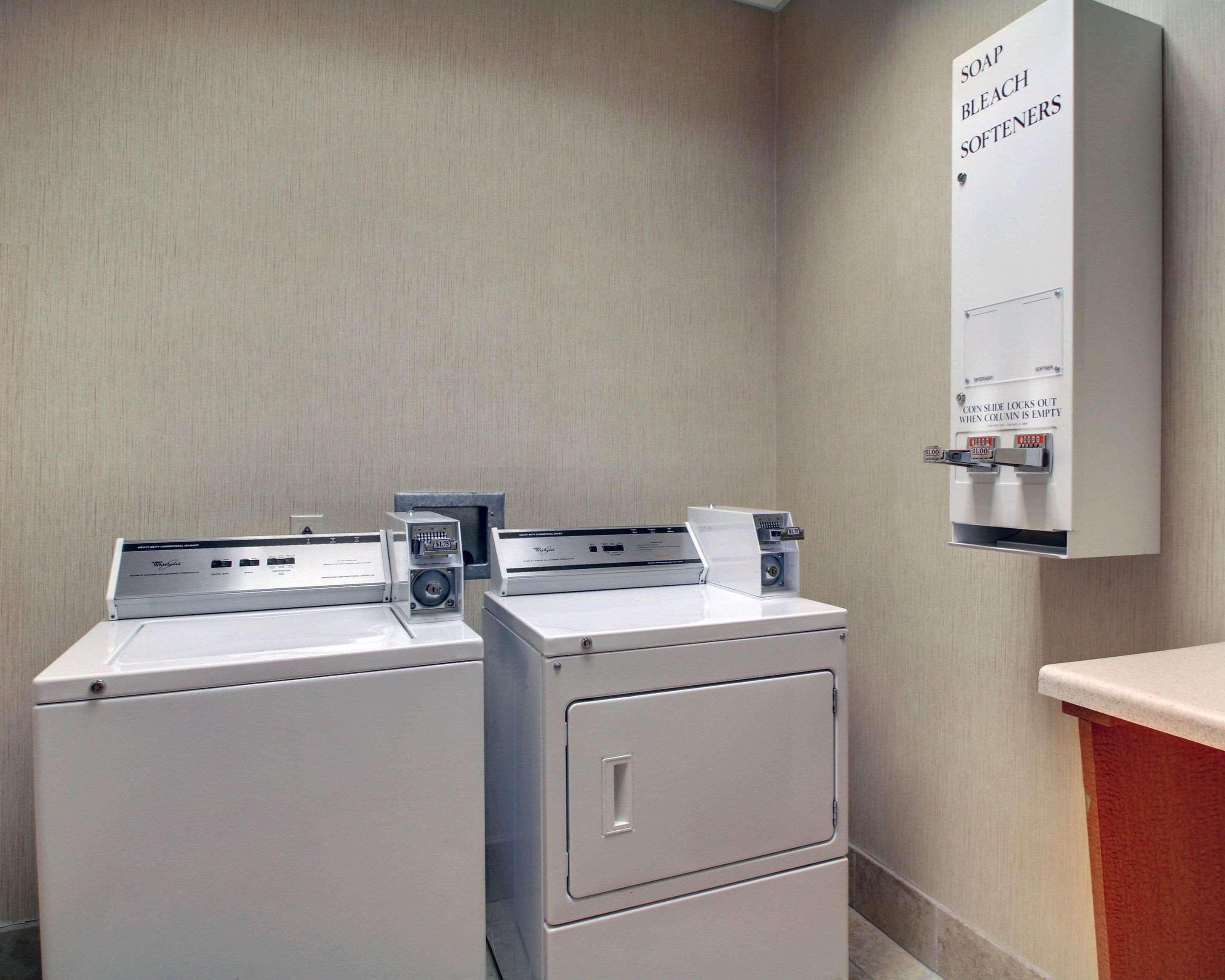 Comfort Suites Airport Luckney Extérieur photo