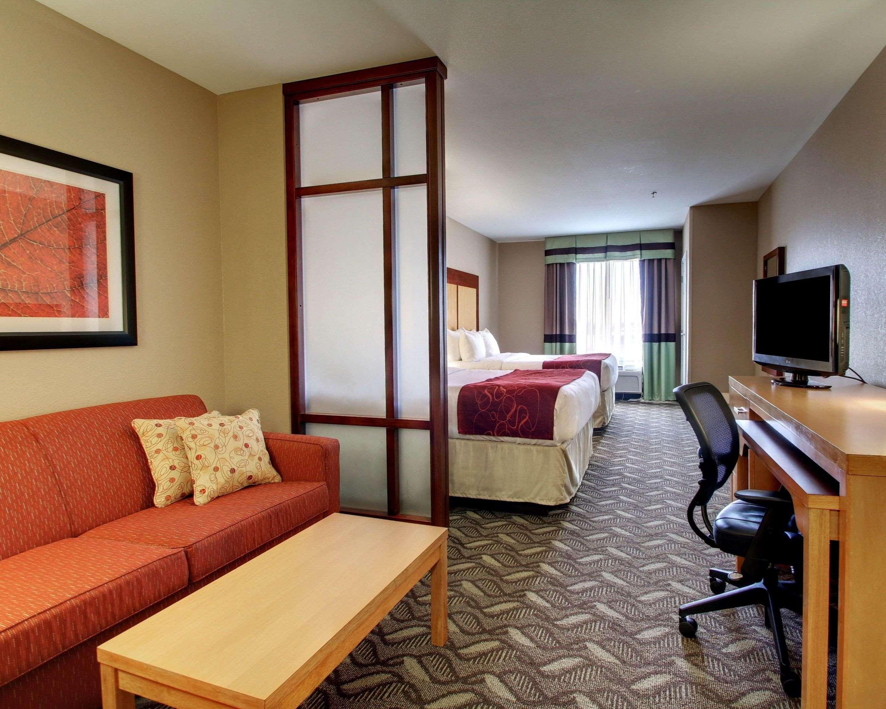 Comfort Suites Airport Luckney Extérieur photo