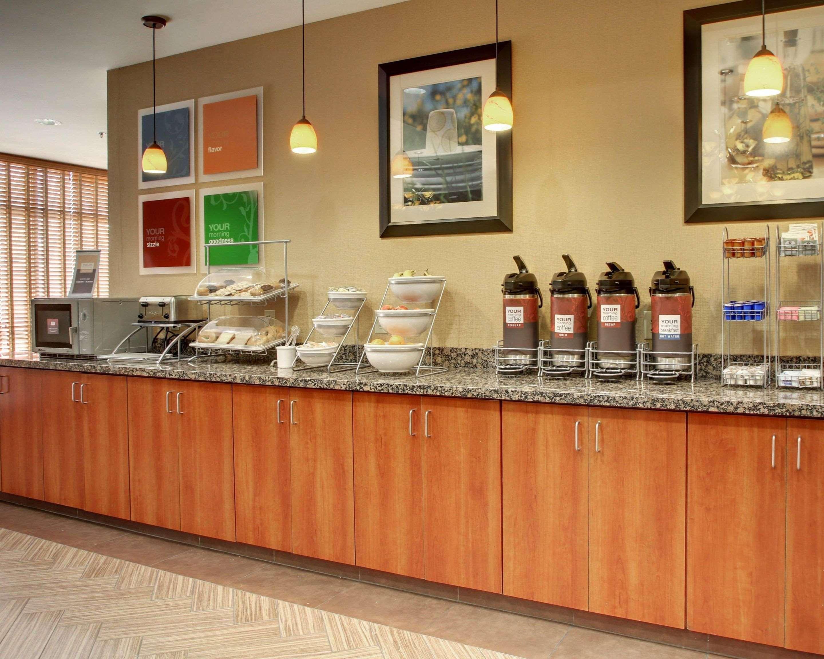 Comfort Suites Airport Luckney Extérieur photo