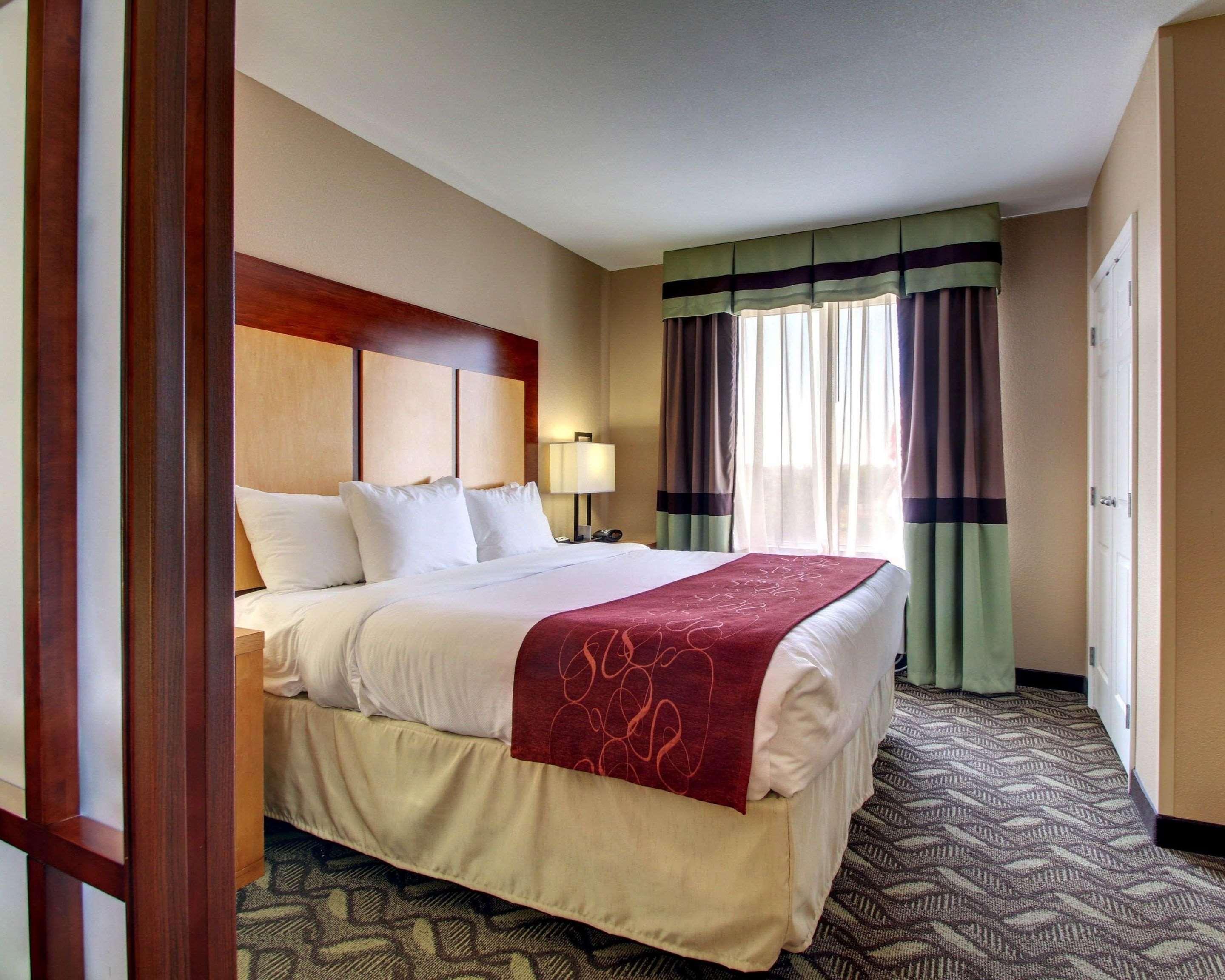 Comfort Suites Airport Luckney Extérieur photo
