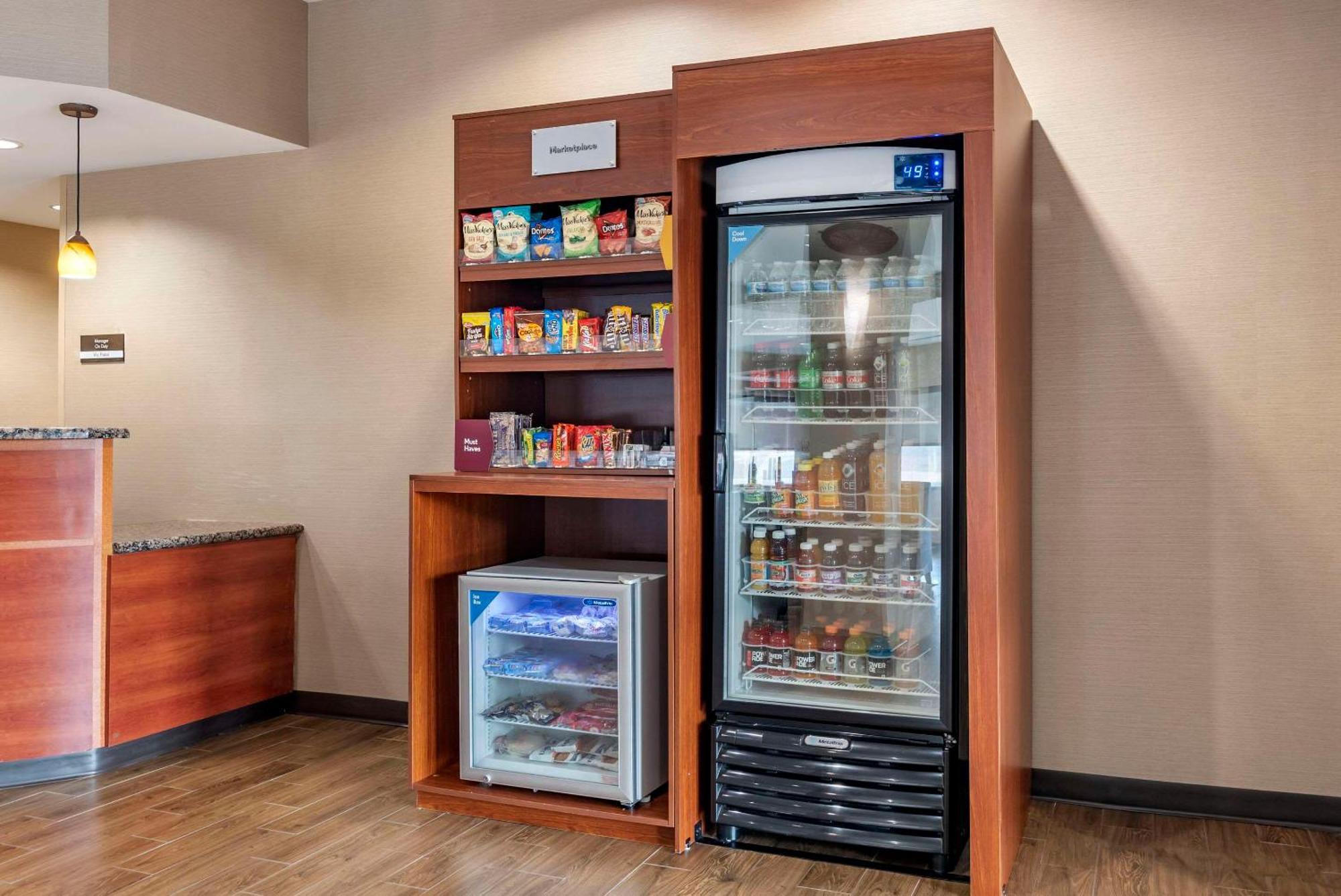 Comfort Suites Airport Luckney Extérieur photo