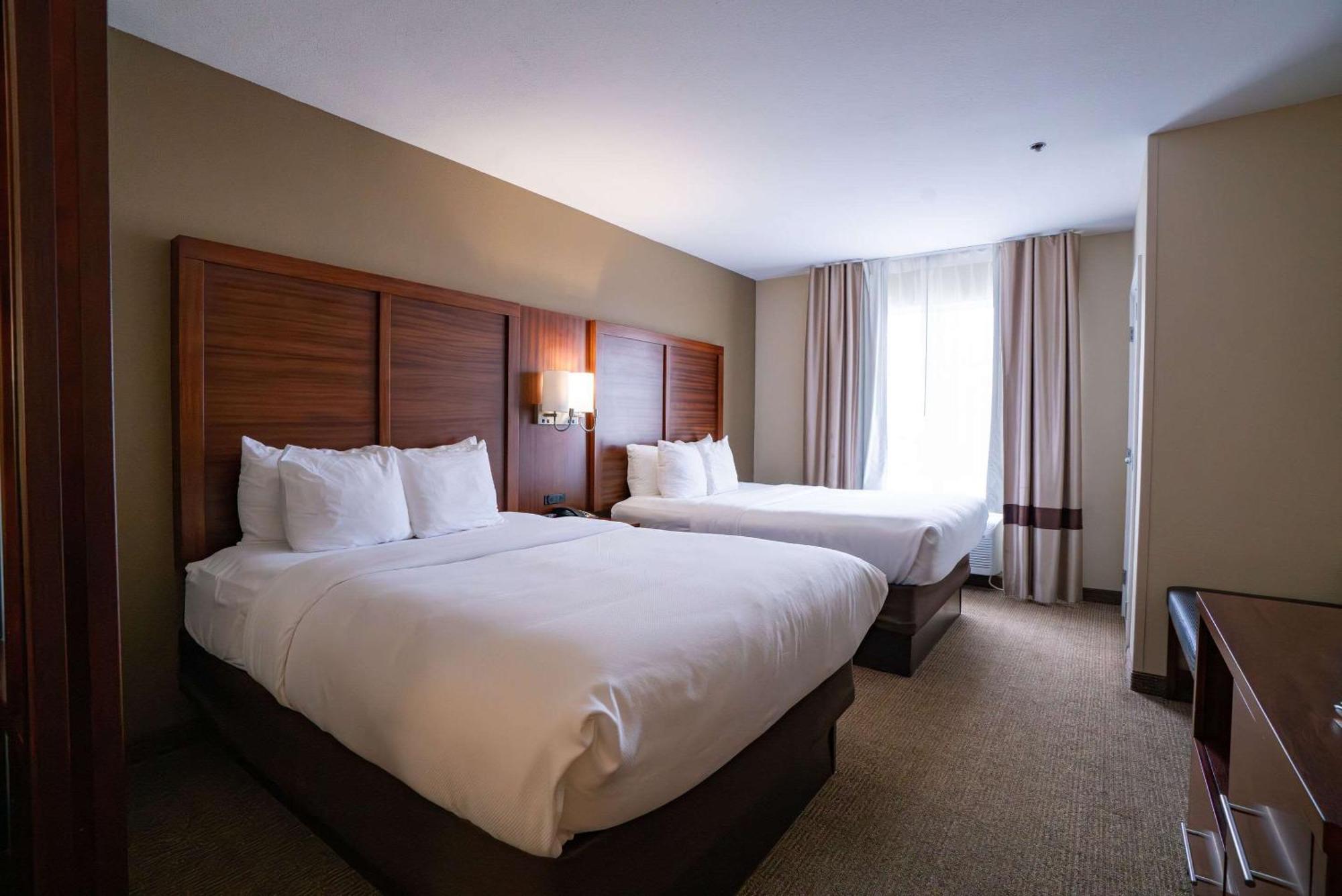 Comfort Suites Airport Luckney Extérieur photo
